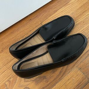 Black Leather Loafers Women’s 8M